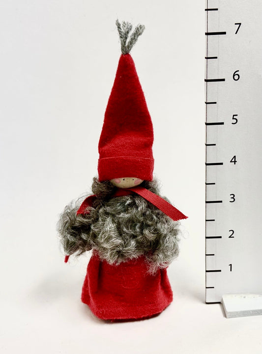 tomtemor with Cloth Hat