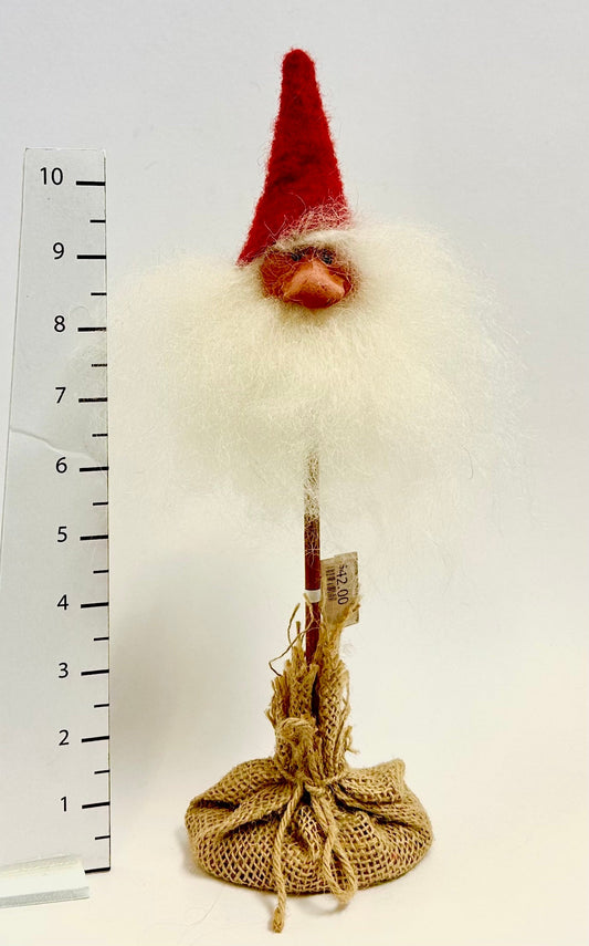 Tomte with Nose,Hovering