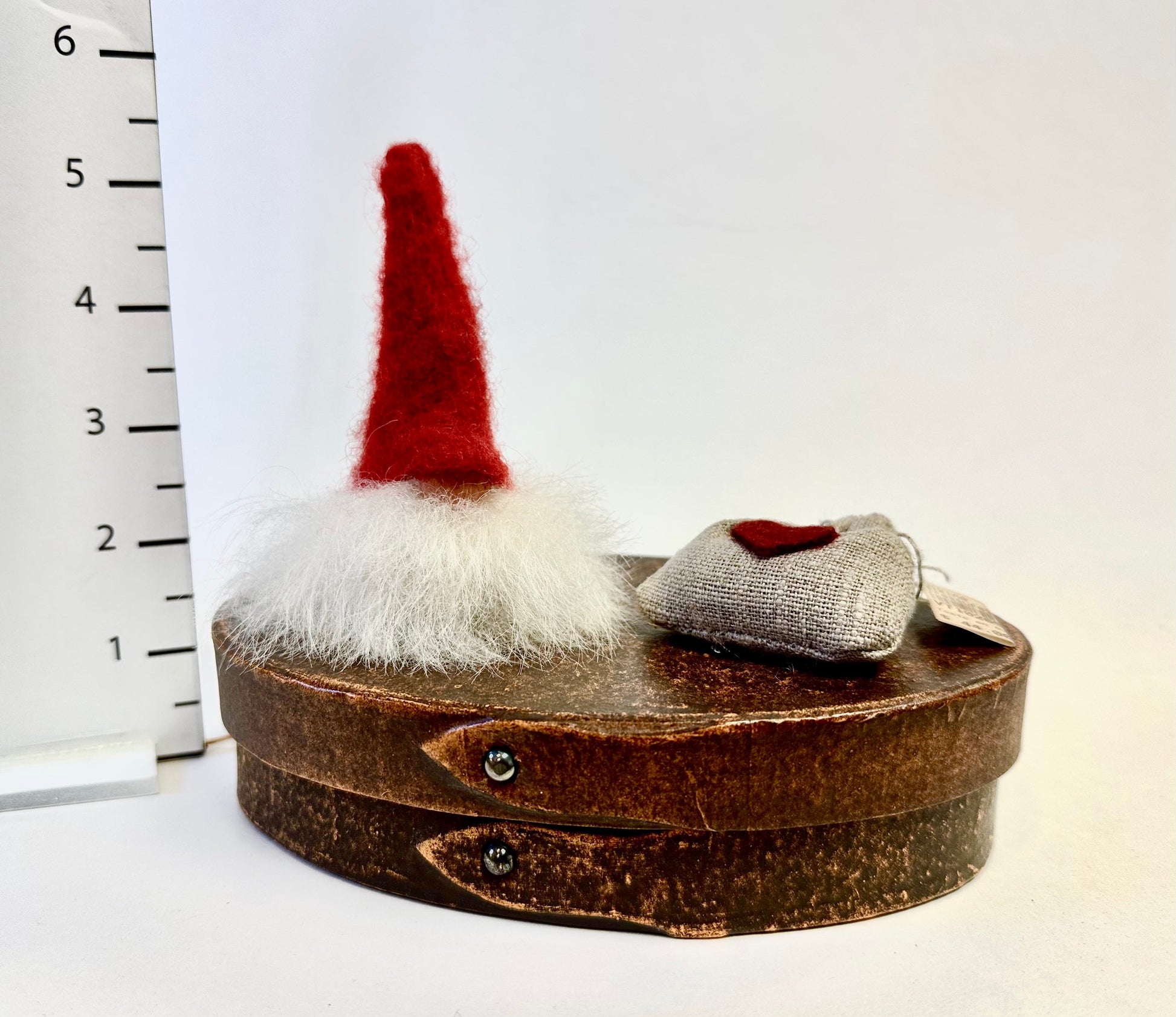 Tomte on Oval Box